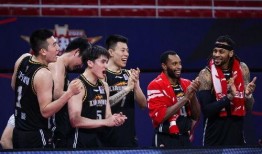 记者爆料杨鸣视频大全下载,记者爆料背后的精彩瞬间