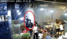 爆料烧烤店监控视频播放,烧烤店惊现惊人一幕，网友热议不断！